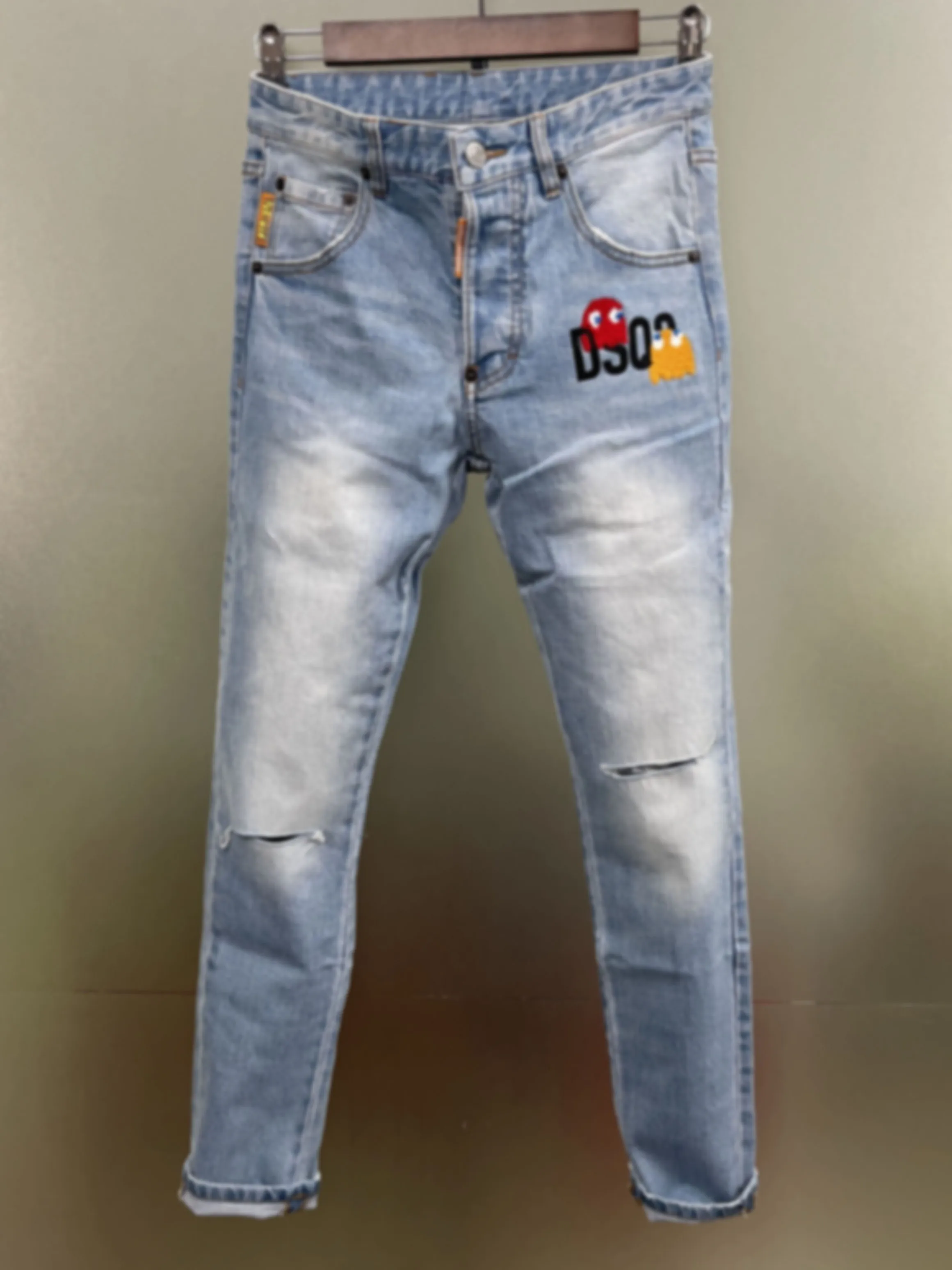 

2024 Spring/Summer New D2 Jeans Men's Wash, Wear, Tear, Patch, Splash Ink, Three Dimensional Cutting, Small Feet, Light Blue