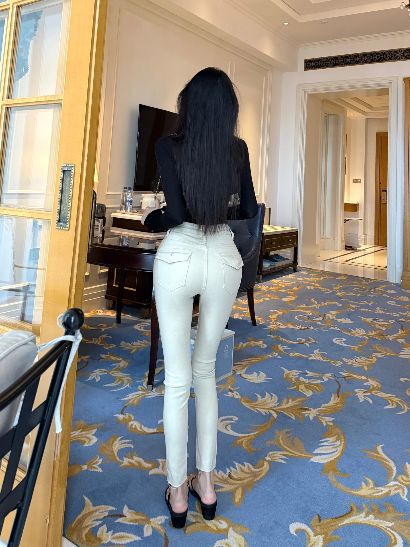 

Pure Desire Sexy Khaki Color High Waist Slim Fit Denim Pants Nine Points Pencil Jeans Lengthening Legs Effect Korean Style