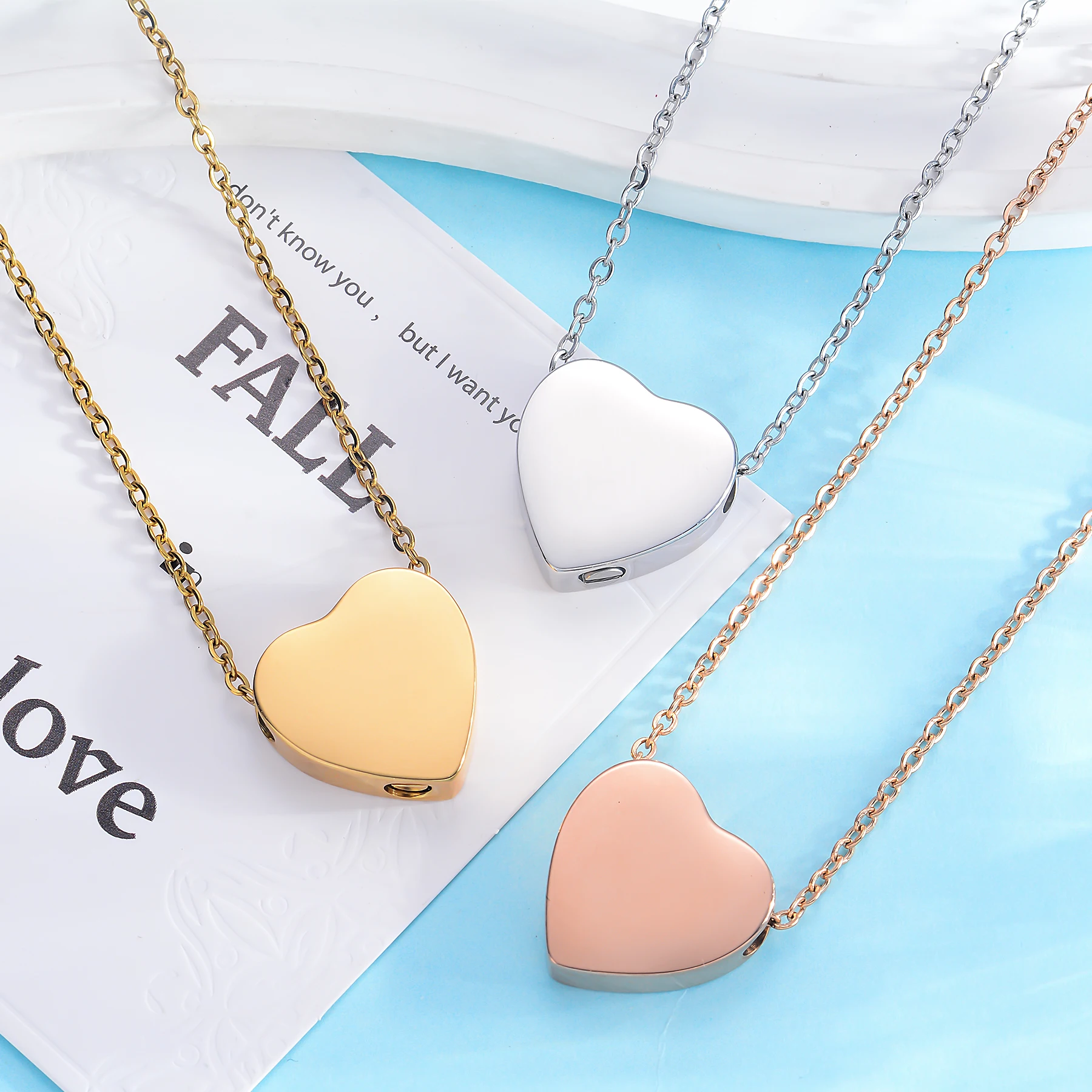Classic Heart Urn Necklace for Ashes Pendant Stainless Steel Cremation Holder Urn Keepsake Memorial Necklace for Women Girls