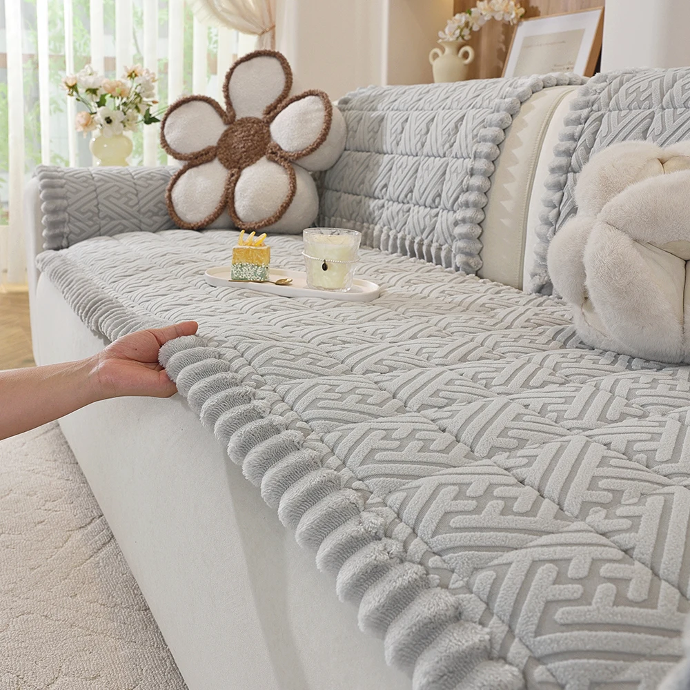 

1pc anti-slip sofa pad, dustproof, protective, soft and comfortable, machine washable, suitable for pets in all seasons
