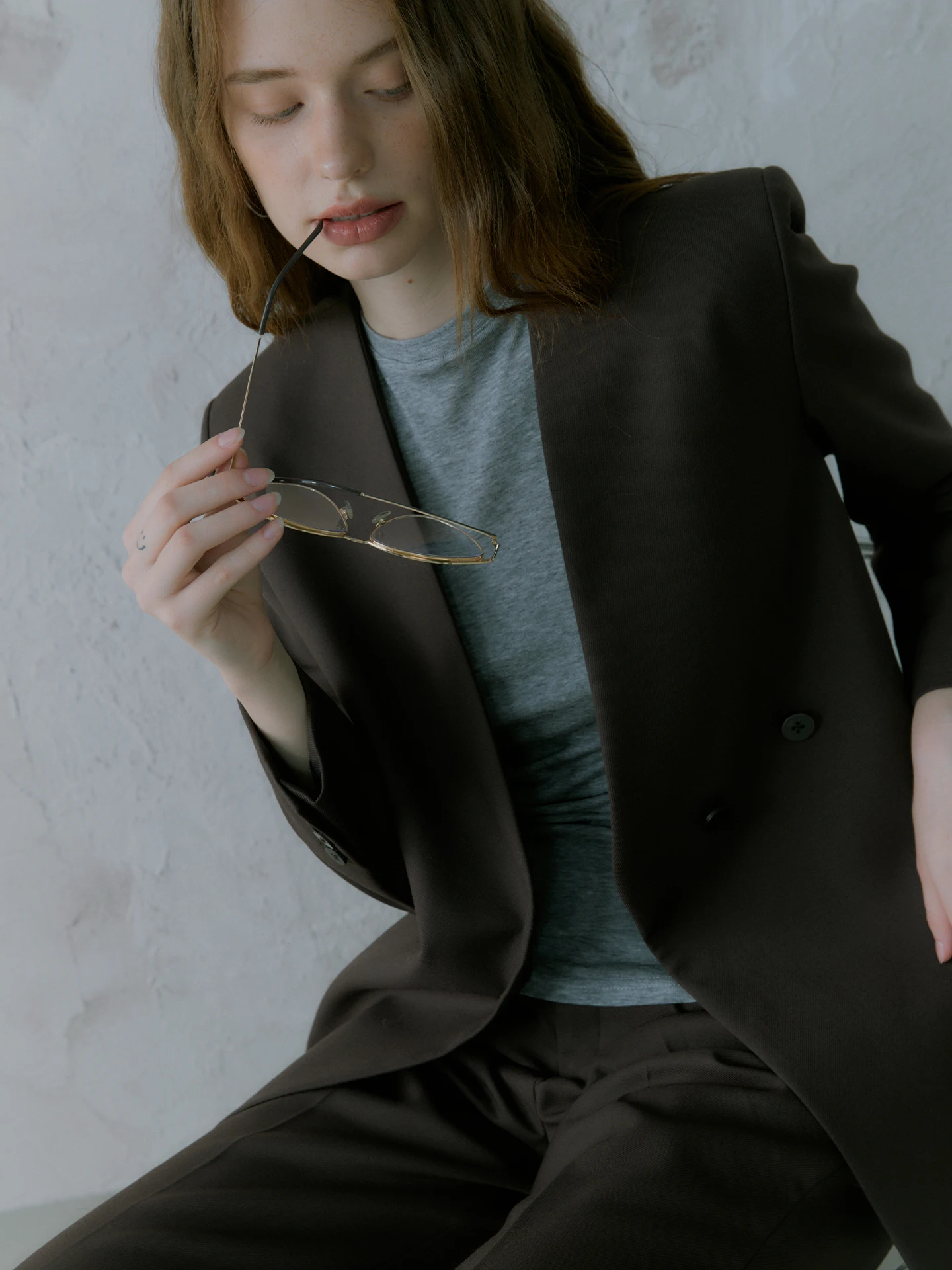 

Женский шерстяной костюм с V-образным вырезом серии Oz Special GUI, двухцветный однобортный длинный светящийся деловой повседневный костюм