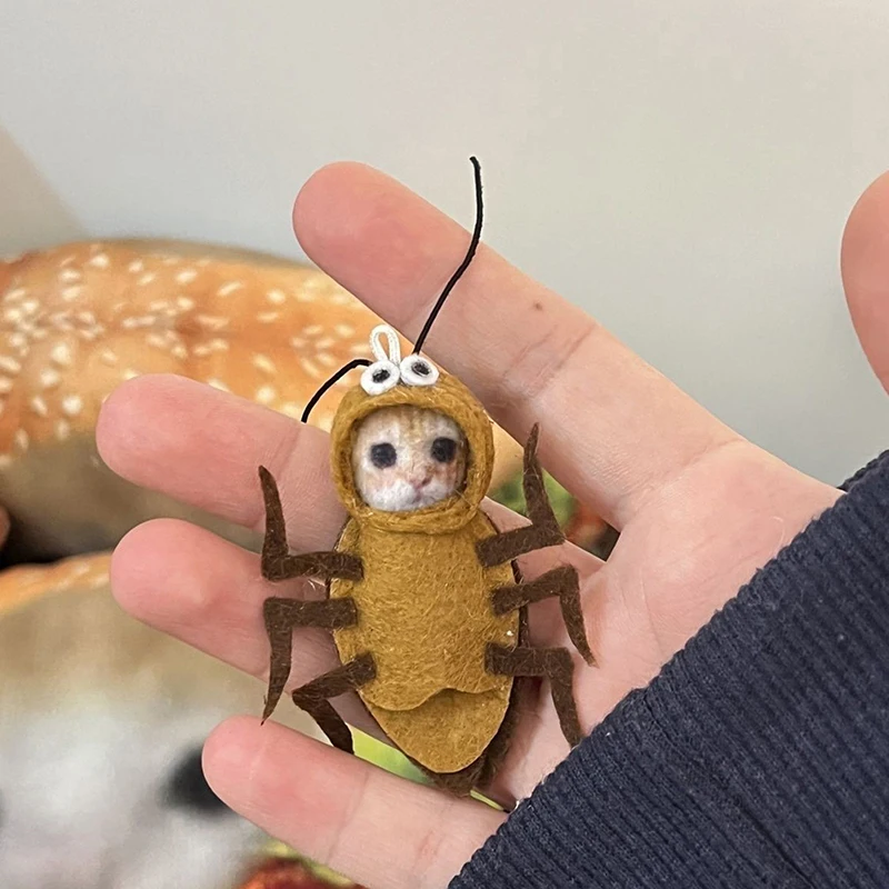 

Cartoon Cockroach Dolls Keychain Material Package Novelty Phone Pendant Creative Backpack Decoration Accessories Birthday Gifts