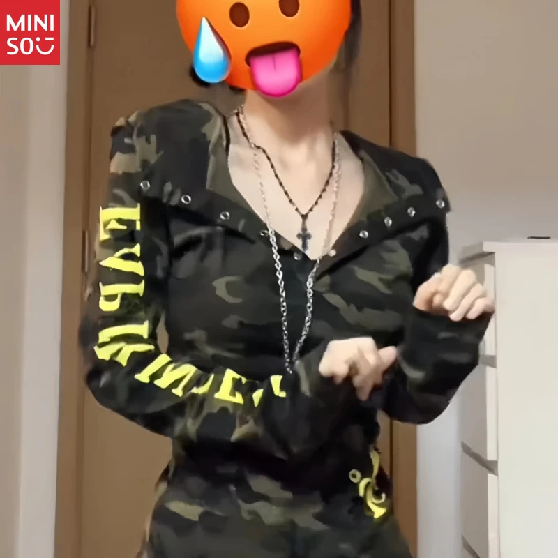 Камуфляжная футболка Miniso American Baddie, приталенный длинный рукав 2025 года, осенний топ нишевого дизайна