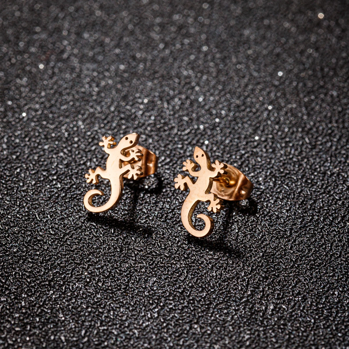 Gothic Fashion Stainless Steel Lizard Stud Earrings For Girl Punk Animal Gecko Piercing Earrings Women Wedding Jewelry Brinco