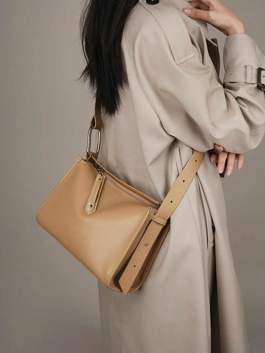 Cowhide bag new crossbody bag genuine leather women's bag luxurious and fashionable design women's single shoulder pillow ba