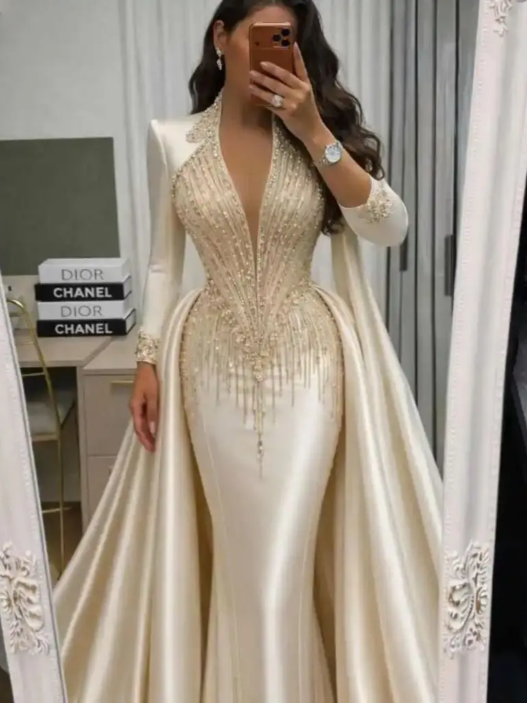 Einfaches Meerjungfrau-Hochzeitskleid mit V-Ausschnitt, Perlen und Pailletten, elegante Brautkleider mit langen Ärmeln, bodenlange Brautkleider, individuell gestaltet