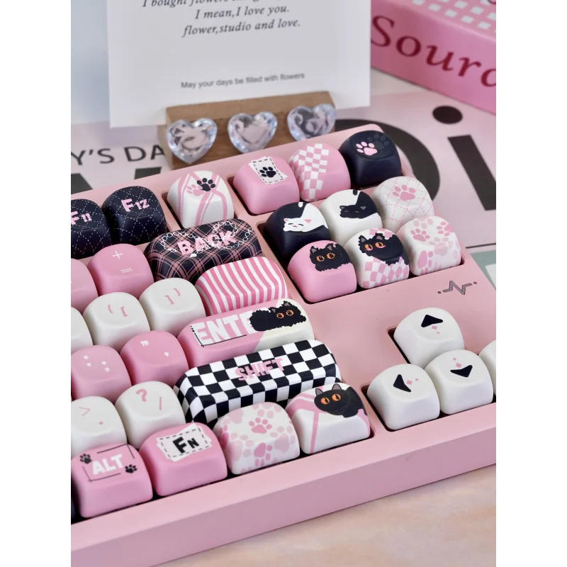 

Little Drag Cat Keycap Cute Sweet Cool Black Pink MOA Ball Cap Round Sublimation PBT Mechanical Keyboard 61/68/75/87/98/108