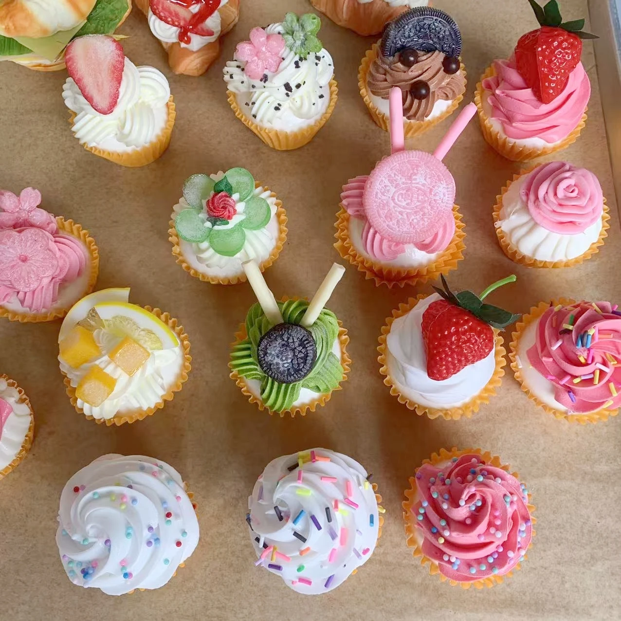 Cupcake-Modell Simulierter Kuchen Dessert-Produkt Ornament-Modell Bäckerei-Schaufenster-Dekoration Papierbecher Eiscreme-Modell Fotografie-Requisiten – Detail 7
