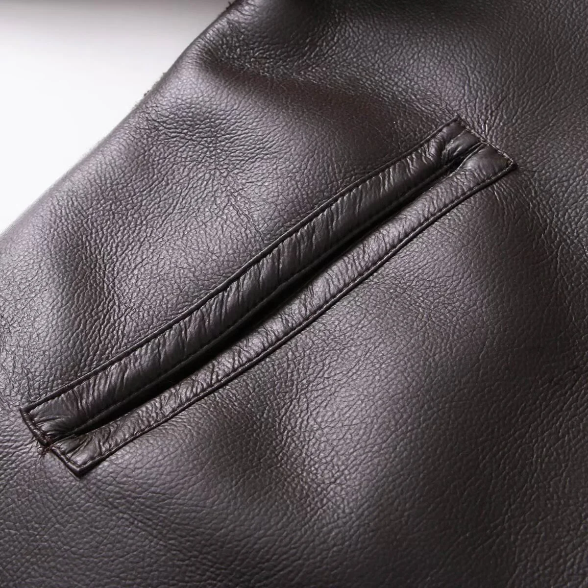 سترة نسائية غير رسمية جديدة لشتاء 2025 بسيطة على الوجهين من الجلد الصناعي قابلة للعكس - طراز راقي