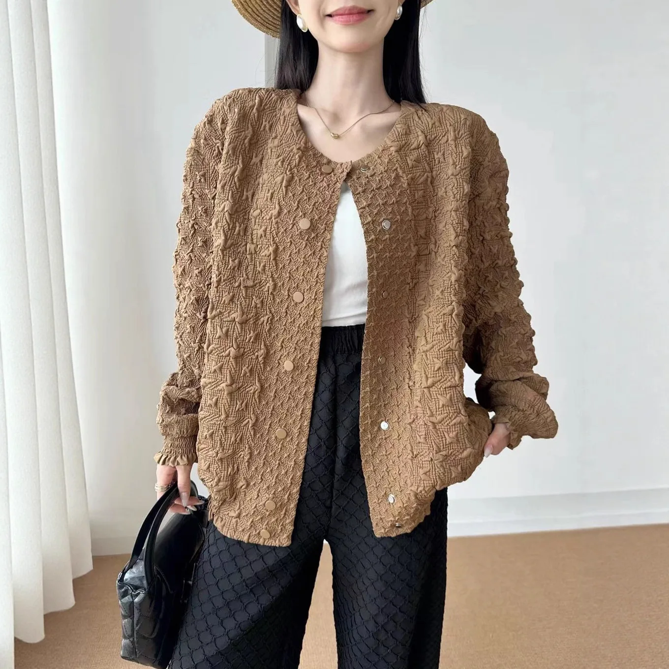 

Miyake Pleated Jacket Women's Autumn 2025 New Versatile Single Piece Pleated Top Women's High-end Embroidered Cardigan Stylish