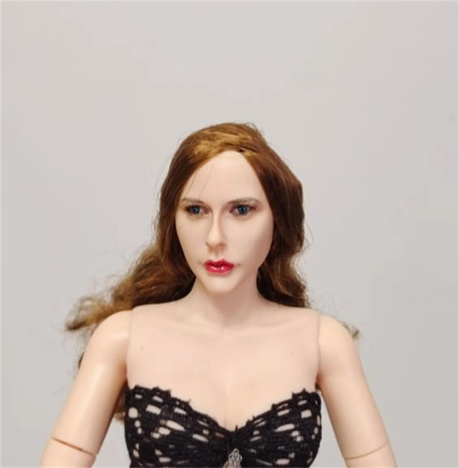 

Beauty Singer Brown hair Expression Female Head Carving Model 1/6 Scale For 12inch PH TBL Action Figure Soldier Body