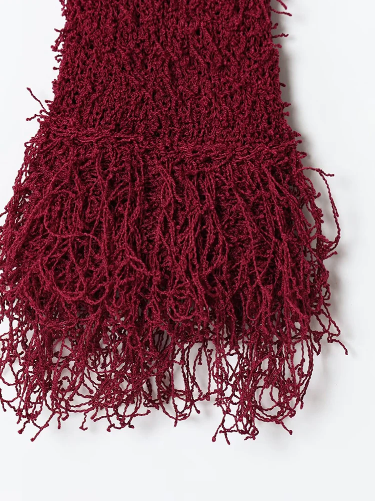 Europejskie i amerykańskie trendy jesienne: nowa kolekcja odzieży damskiej, dopasowana dzianinowa kurtka z frędzlami, okrągły dekolt, długi rękaw.