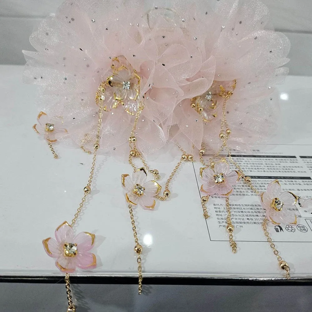 

Chic Lotus Flower Flower Hair Clip Tassels Mesh Material Hair Claw Sequins Plastic Grasping Clip Hair Accessories