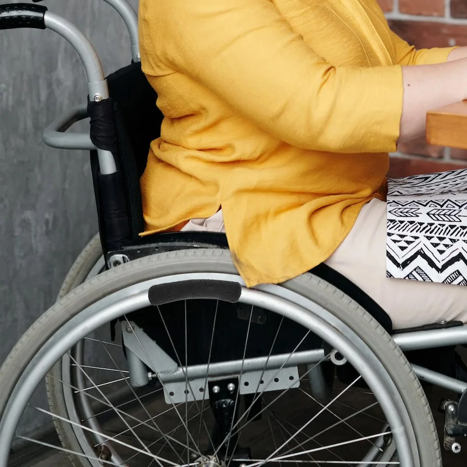 

2 шт. складные чехлы на ручки инвалидных колясок, утолщенные нескользящие подушечки для пожилых людей, аксессуары для инвалидных колясок, удобные ручки