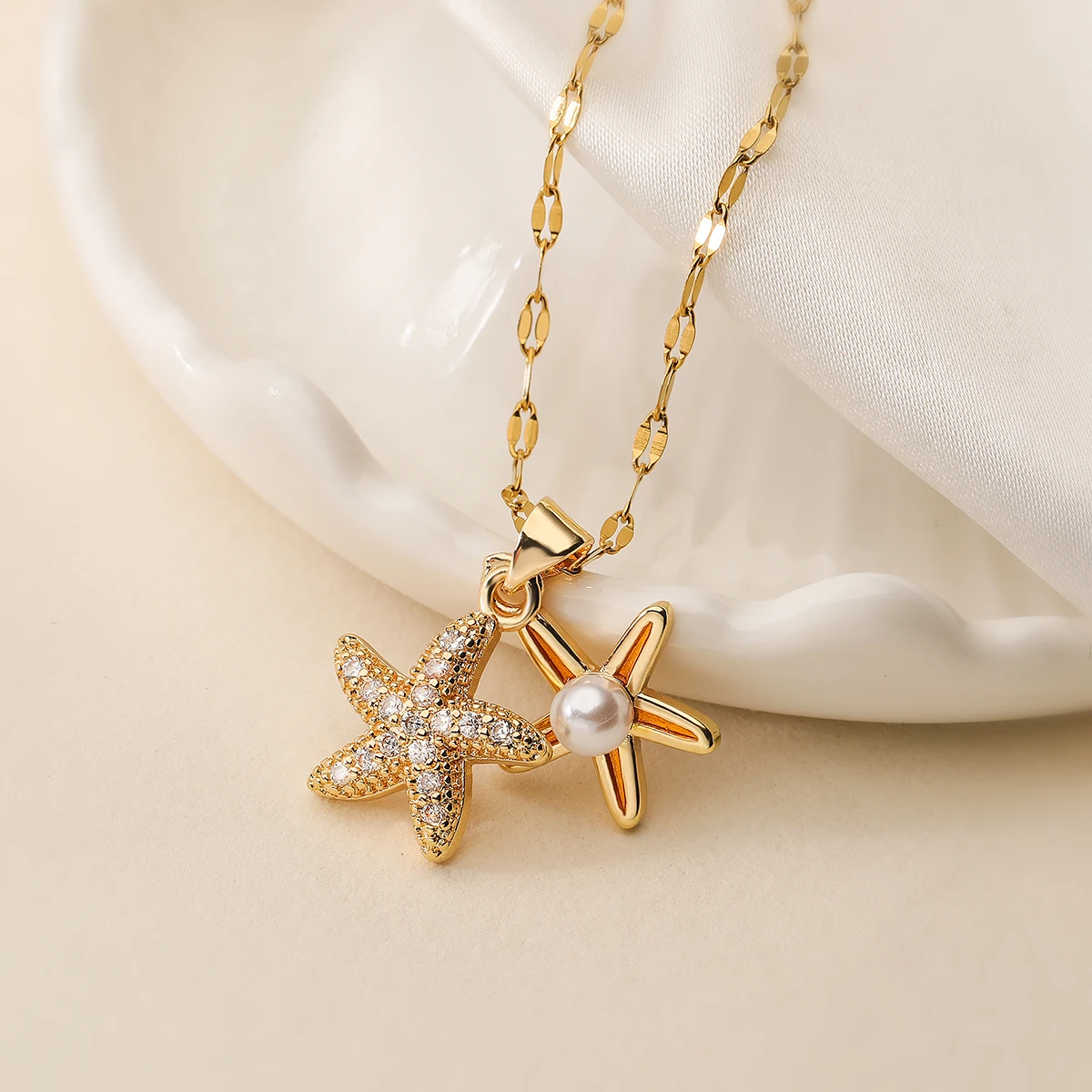 NEWBUY Trendy Gold Color Delicate Double Starfish Pearl Pendant Necklaces For Women Party Jewelry Birthday Gift