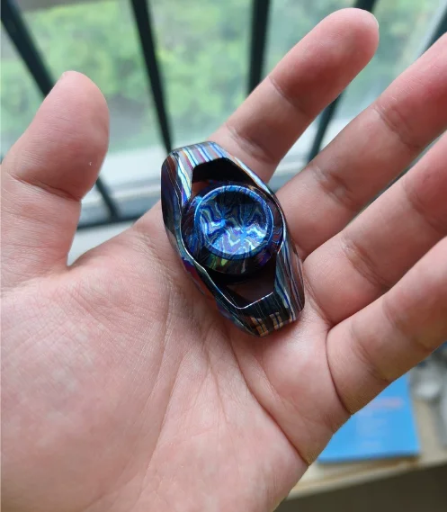 Used EDC Erniu Fingertip Top Zirconium Horse Material EDC Metal Stress Relief Toy