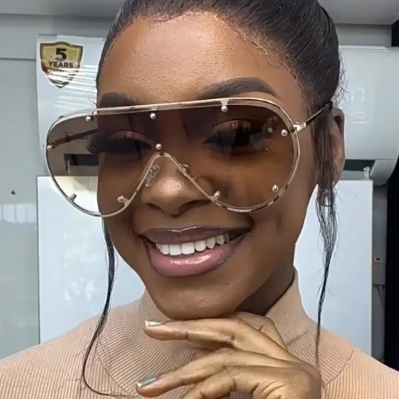 

Women Sunglasses With Large Frames Metal Frames Riveted Glasses Gradient Lenses Men Sunglasses Gothic Style Oversized Sunglasses