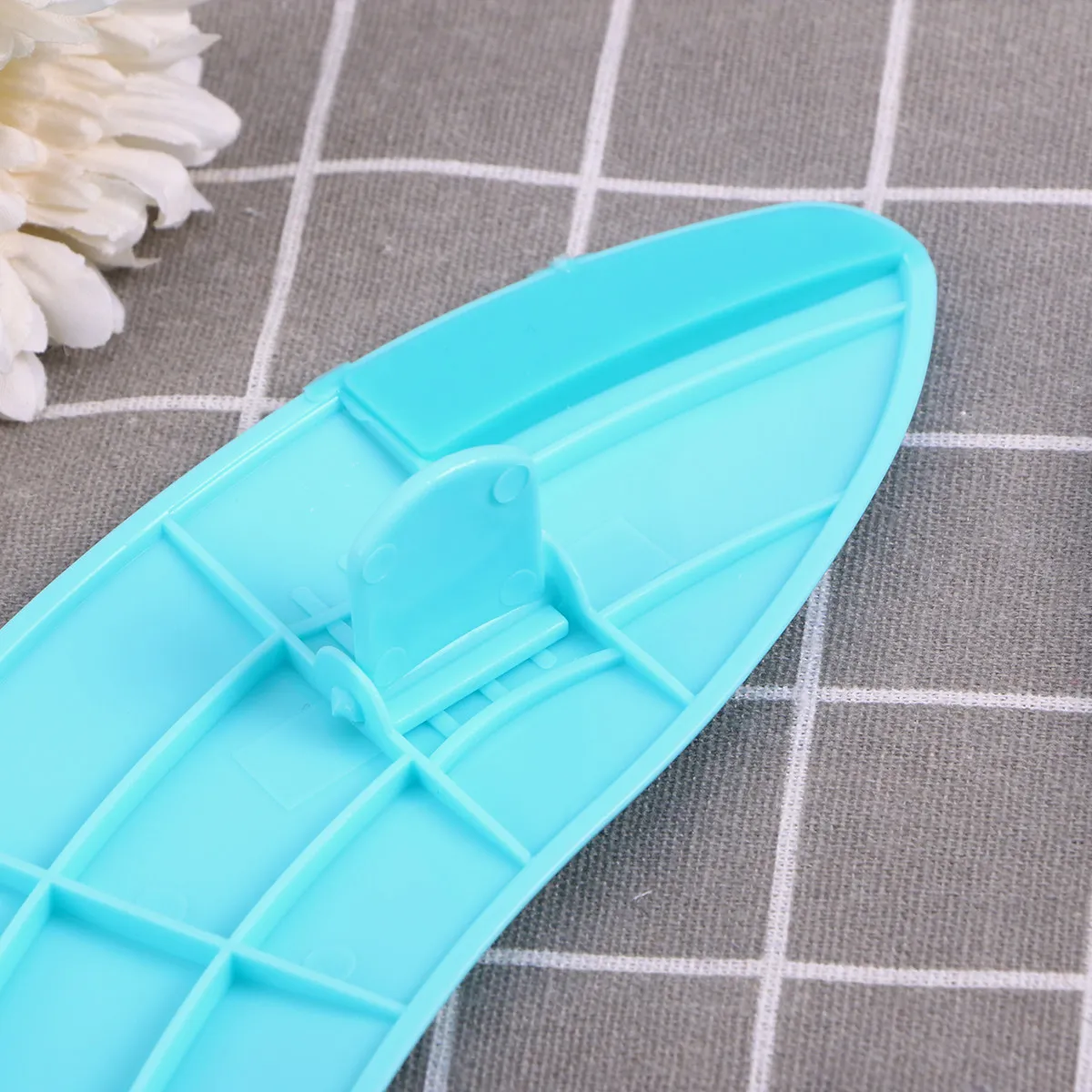 

Складная накладка на сиденье унитаза из полипропилена, легкая, легко моется, портативная, для путешествий и домашнего использования, дизайн с маленькими отверстиями, складное сиденье для унитаза