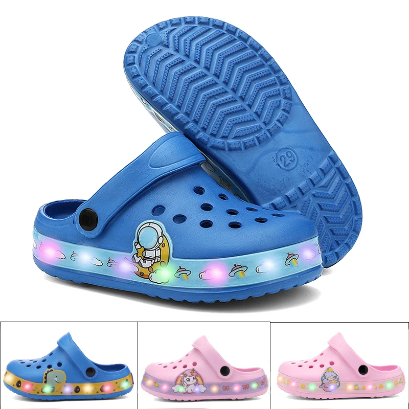 

Детские сандалии-тапочки 2026: Новинка! Светящиеся LED-сандалии для мальчиков и девочек, дышащие, нескользящие, для пляжа и улицы