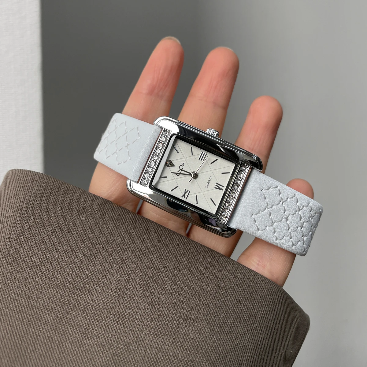 CILOA-Women Square Quartz Watch Crystal Bezel Embossed Leather Strap Roman Dial Ladies Wristwatch-77134