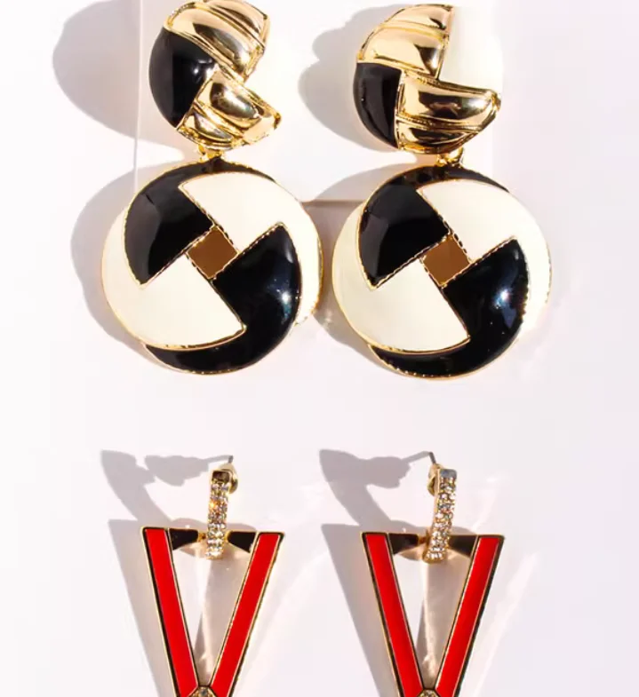 European and American style New Year red and black enamel oval earrings Flash diamond geometric triangle earrings exaggerated ea