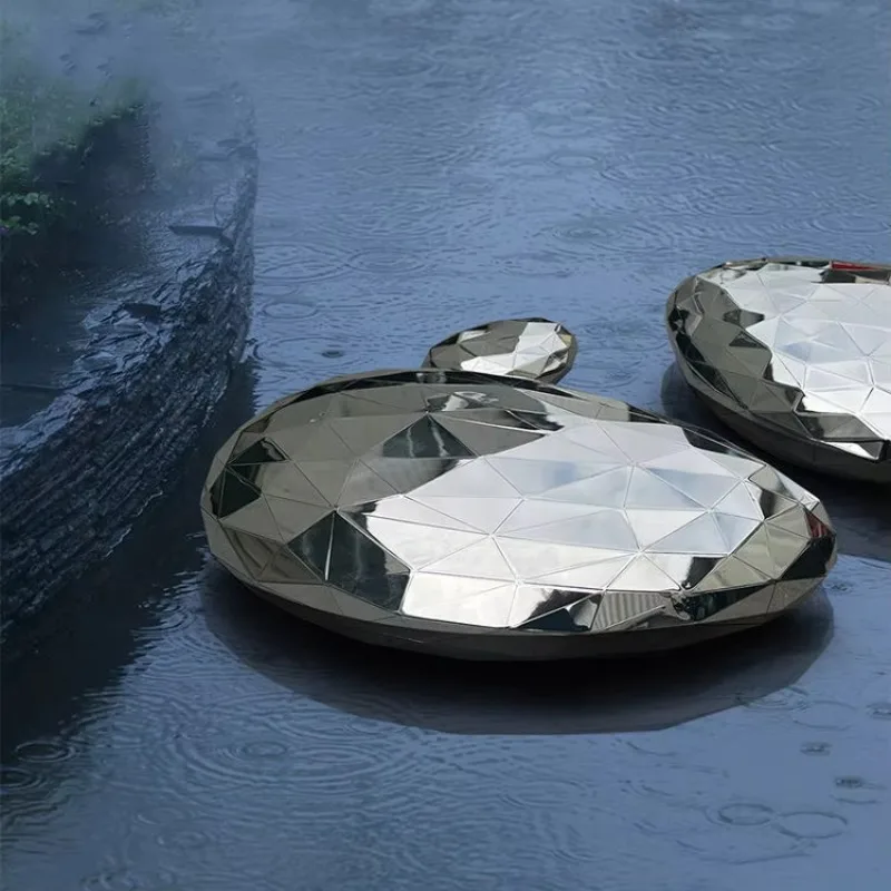 Metal Garden Park Outdoor Decorative Statue, Landscape Polygonal Mirror Polished Stainless Steel Pebble Sculpture
