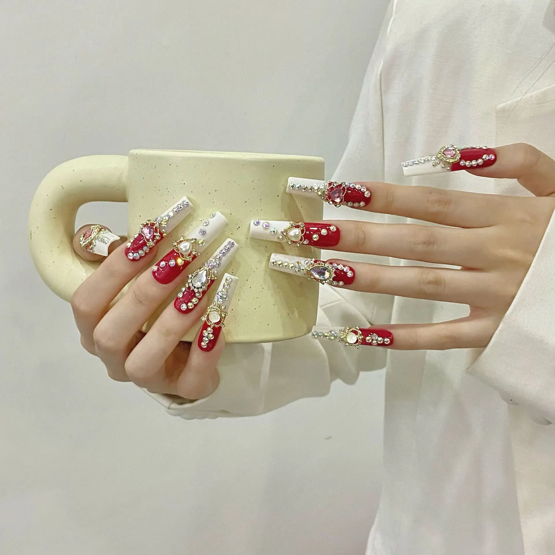 Nail art hand-worn nail patch Noble luxury femme Fatale super long exaggerated water ladder press on nails wear nails、