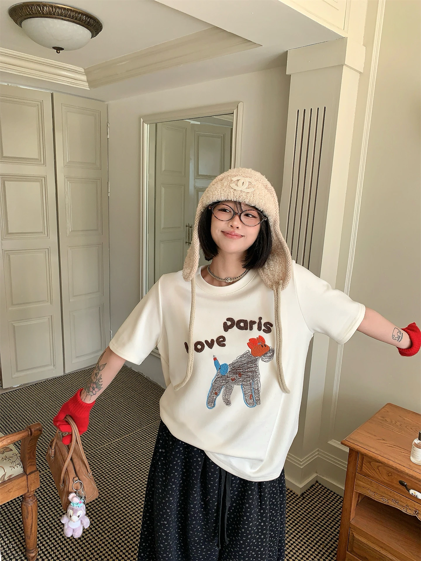 

Женская осенне-зимняя футболка с круглым вырезом и коротким рукавом, с вышивкой мультяшных персонажей, для ношения под одеждой.