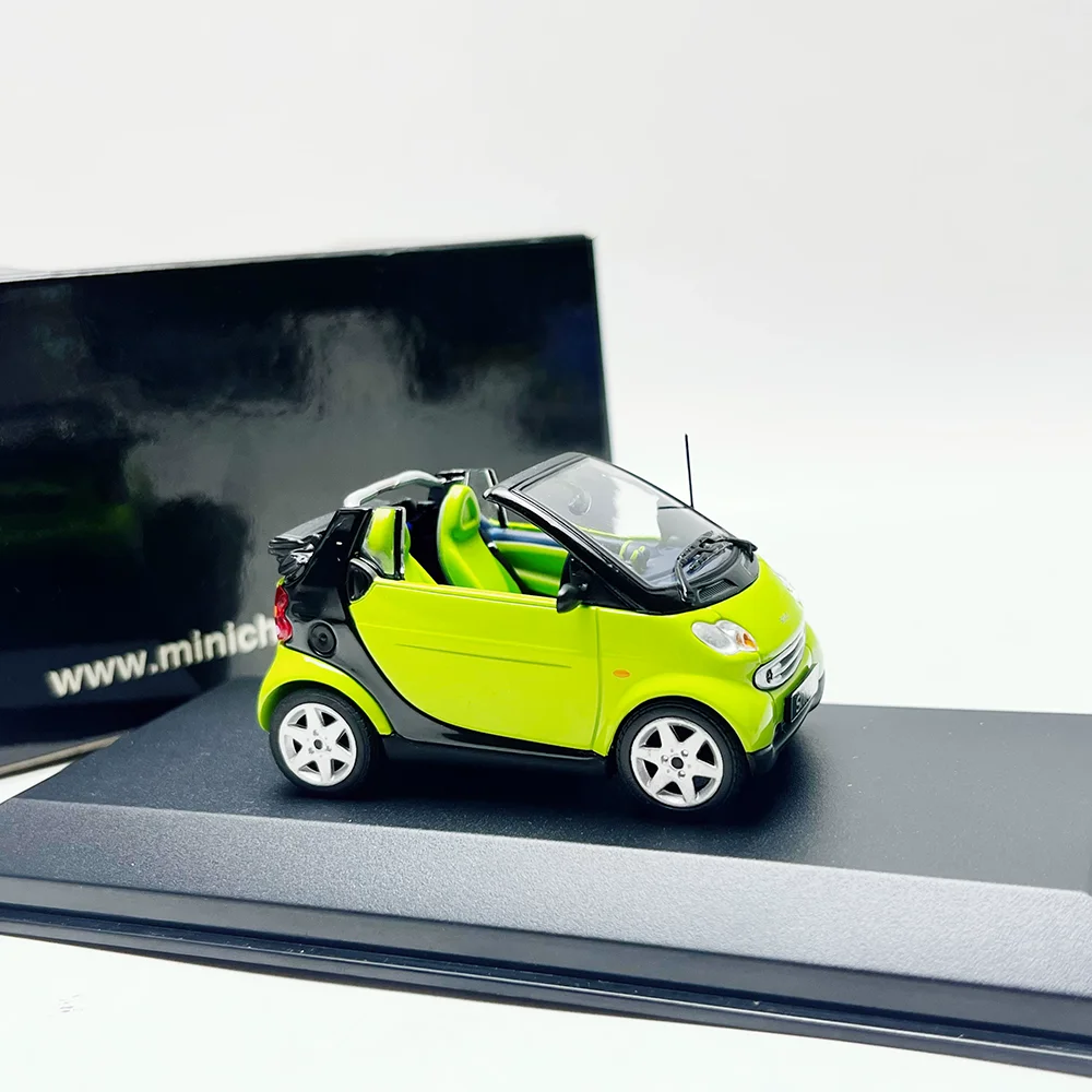 Simulated Alloy Benz Smart Cabrio Die-cast 1:43 Scale Static Car Model Collection Souvenir Gift Home Display
