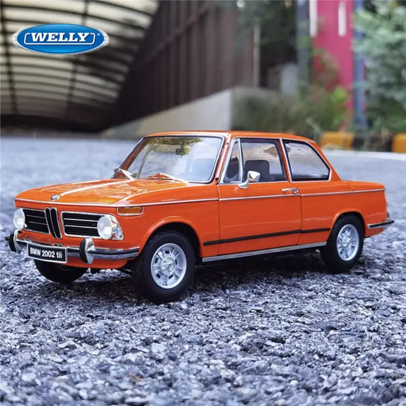 

WELLY 1:24 BMW 2002 Ti Coupe Alloy Sports Car Model Diecasts Metal Classic Retro Racing Vehicles Car Model Simulation Kids Gifts