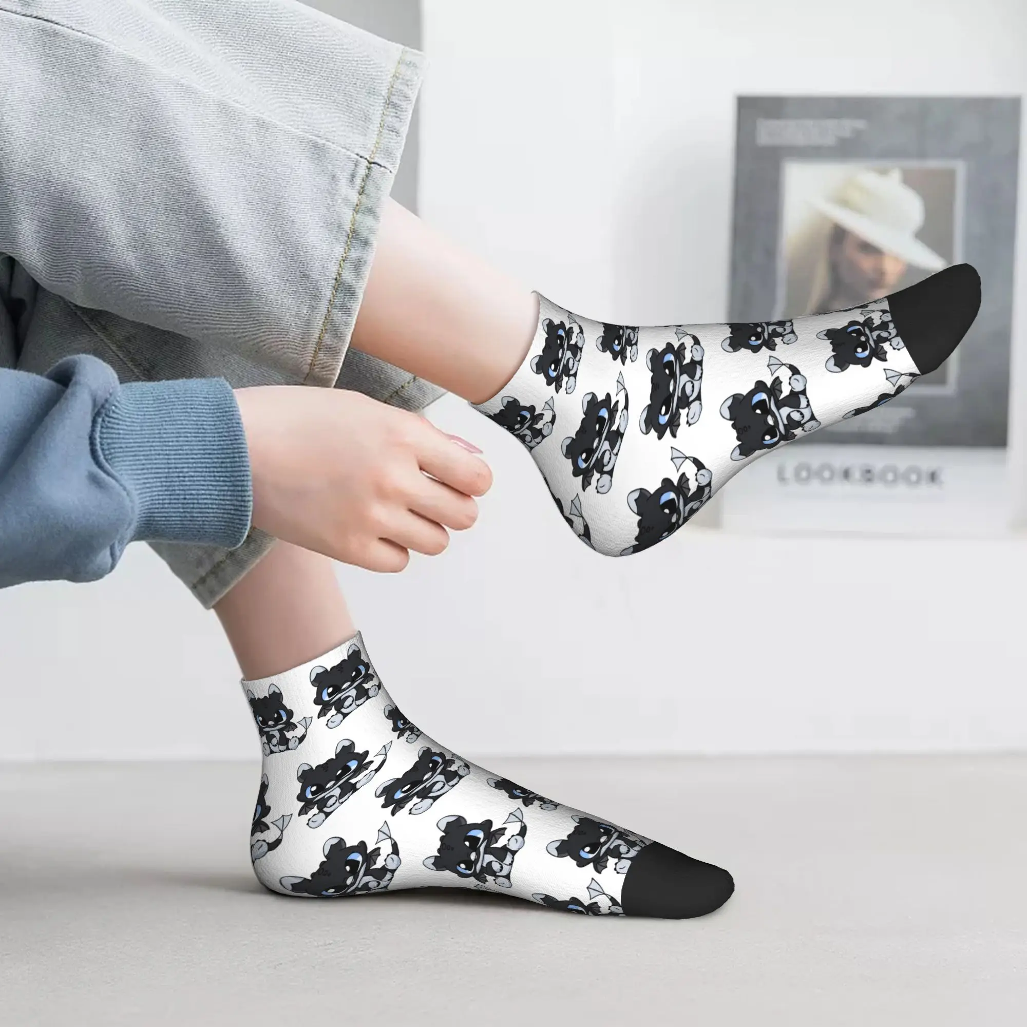 

All Seasons Night Light Fury Toothless Socks Harajuku Sport Middle Tube Socks Soft Funny Stockings for Men Women Gifts
