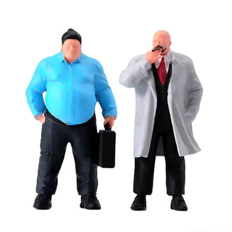 QX2E Two Figures 1/64 Scale Gangster Miniatures Models for Scene Props and Display