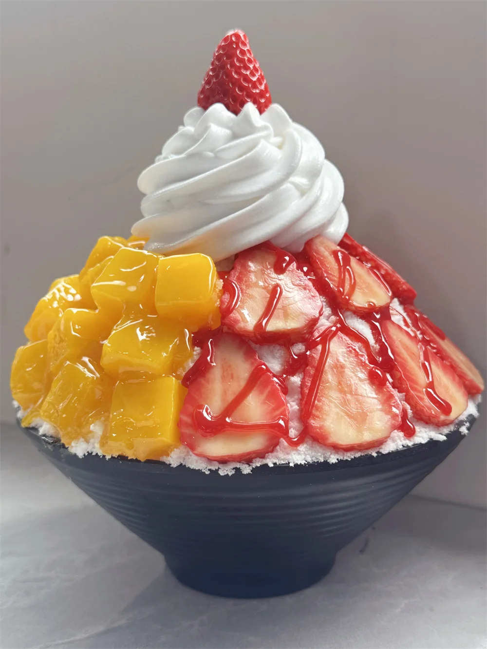 

Café Counter Displays Dessert Shop Durable Replica Frosted Ice Crystal Glossy Fruit Glaze Men Bingsu Food Topped Colorful Model