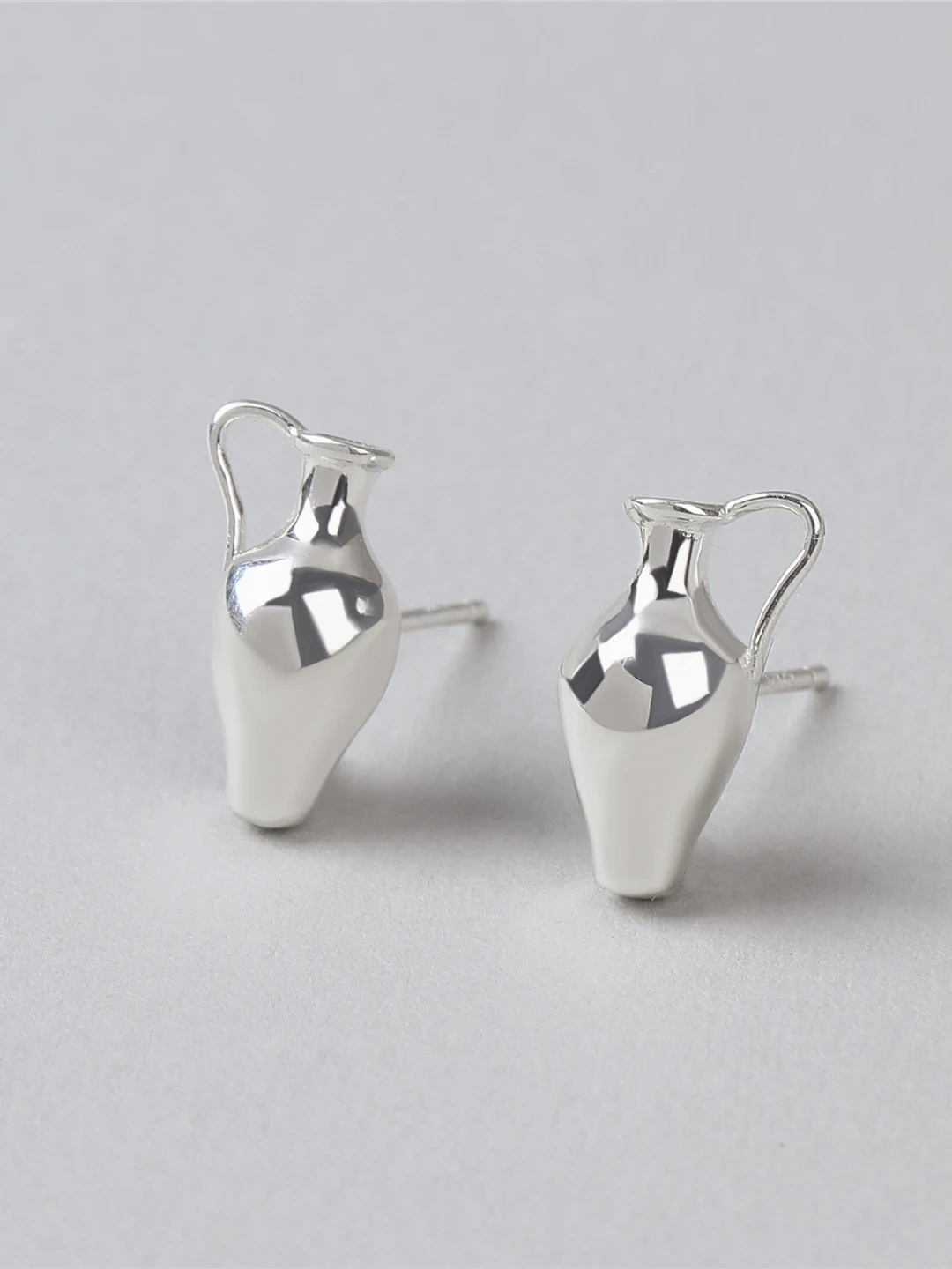 

Original Sculpture Aesthetic Silver Earrings Vase 925 Pure Silver Modern Minimalist Gift Unisex Fashion Jewelry