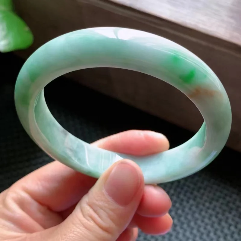 Weiyang Green Pingzhou Jewelry Jade Bracelet