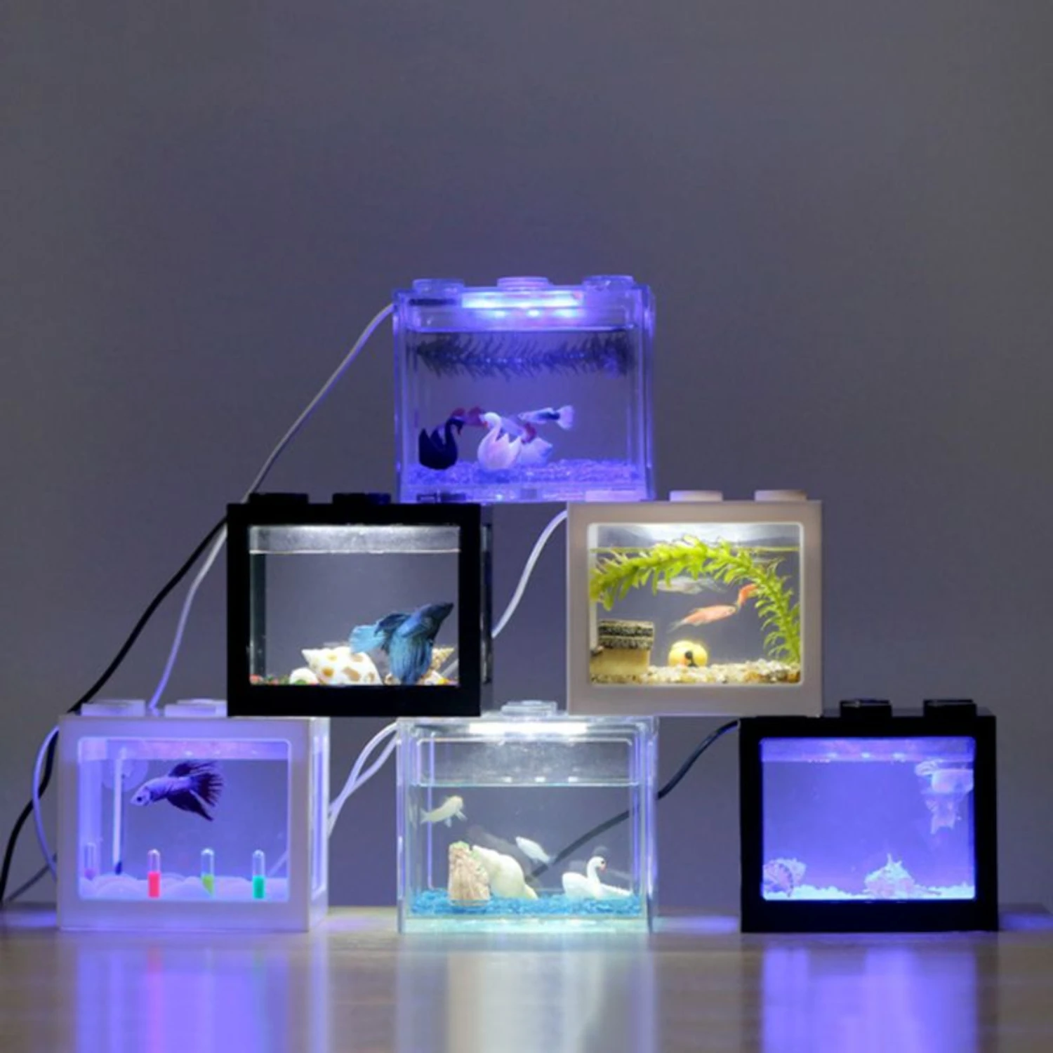 

USB Mini Aquarium Fish Tank with LED Lamp Light Office Desktop Tea Table Decoration Accessories