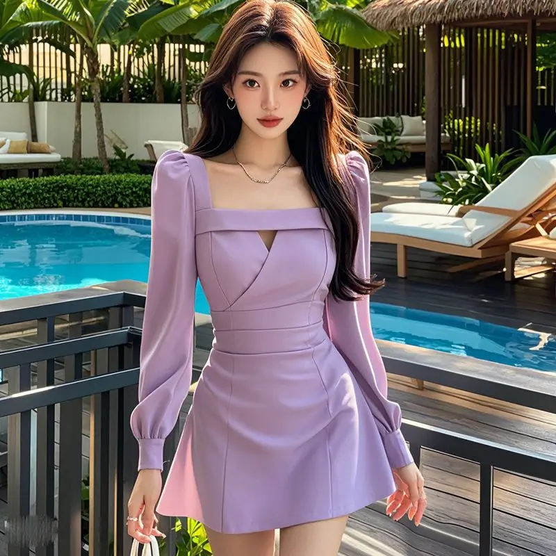 French solid color hollow dress autumn style waist-closed square collar to make you look slim long sleeve pleated skirt