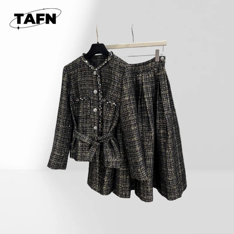 Trendy Two-Piece Skirt Set for Women, Fashionable for Any Occasion Trendy and Comfortable for Warm Days AH0236