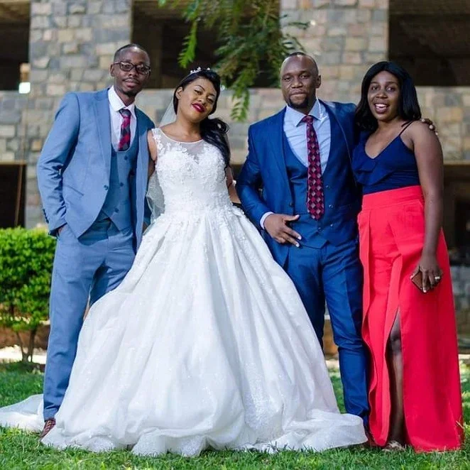 

Customize Ladies Vestidos African New 2 In 1 Detachable Train Mermaid Wedding Dress Sleeveless Lace Bridal Wedding Gowns 2025