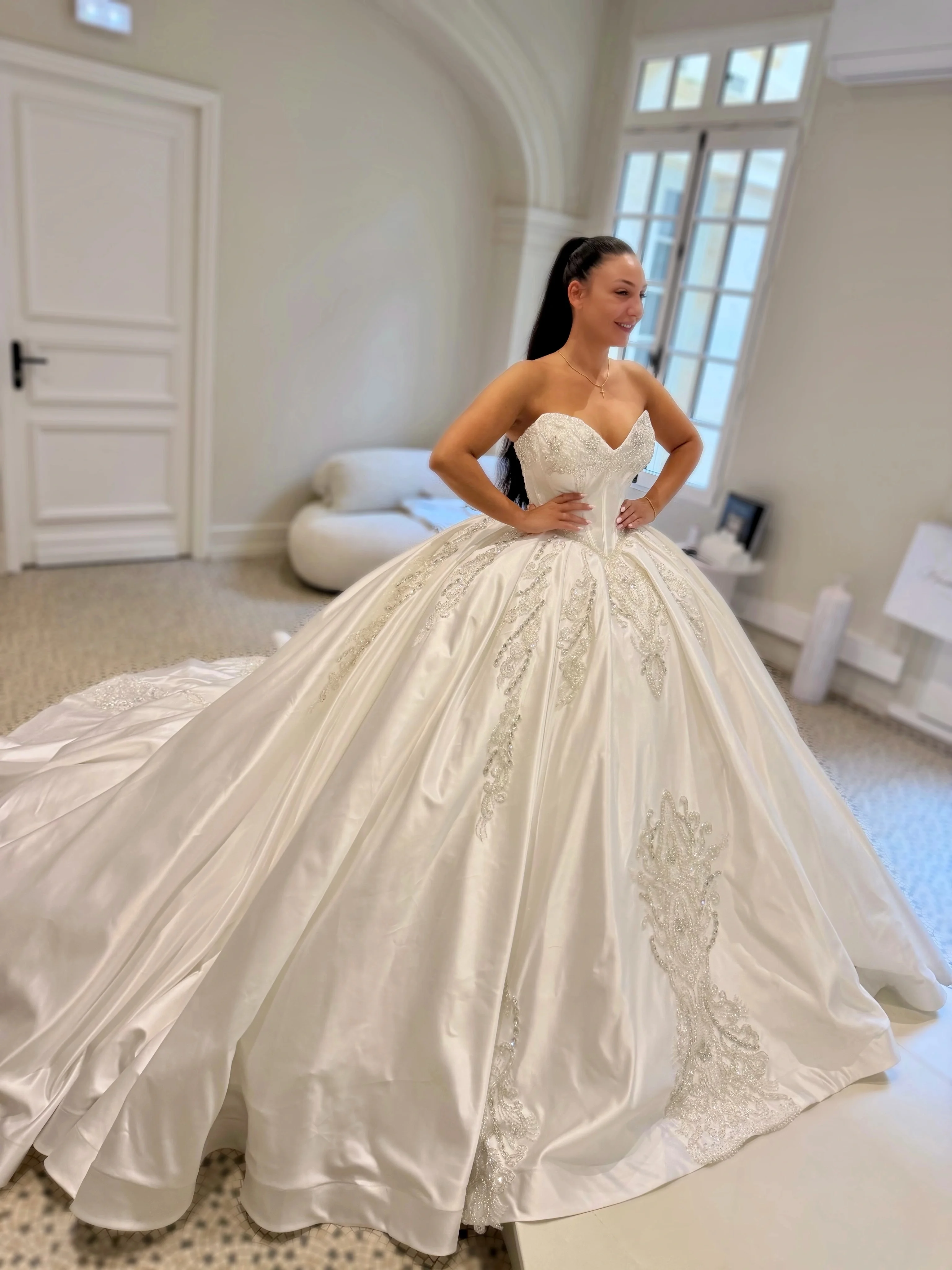 Elegant Satin Wedding Dress Beaded Princess Ball Gown Sweetheart Bridal Gown with Long Train