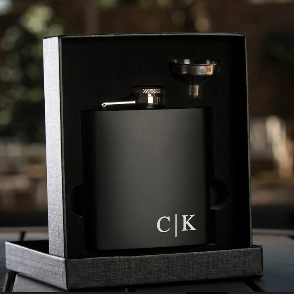 Custom Groomsmen Gift Engraved Best Men Black 6oz Hip Flask with Gift Box Set Personalised Gift for Him Fathers Day Dad Gift