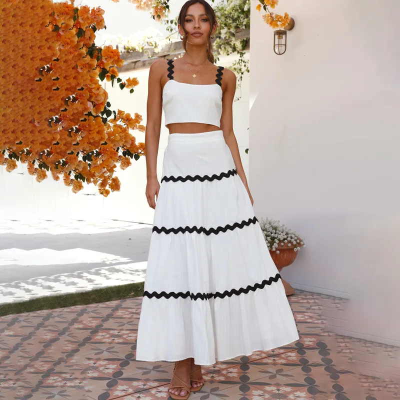 

Women's Two-piece Set With Dual Color Splicing Simple And Fashionable Suspender Top Splicing Large Swing Long Skirt Two Pieces