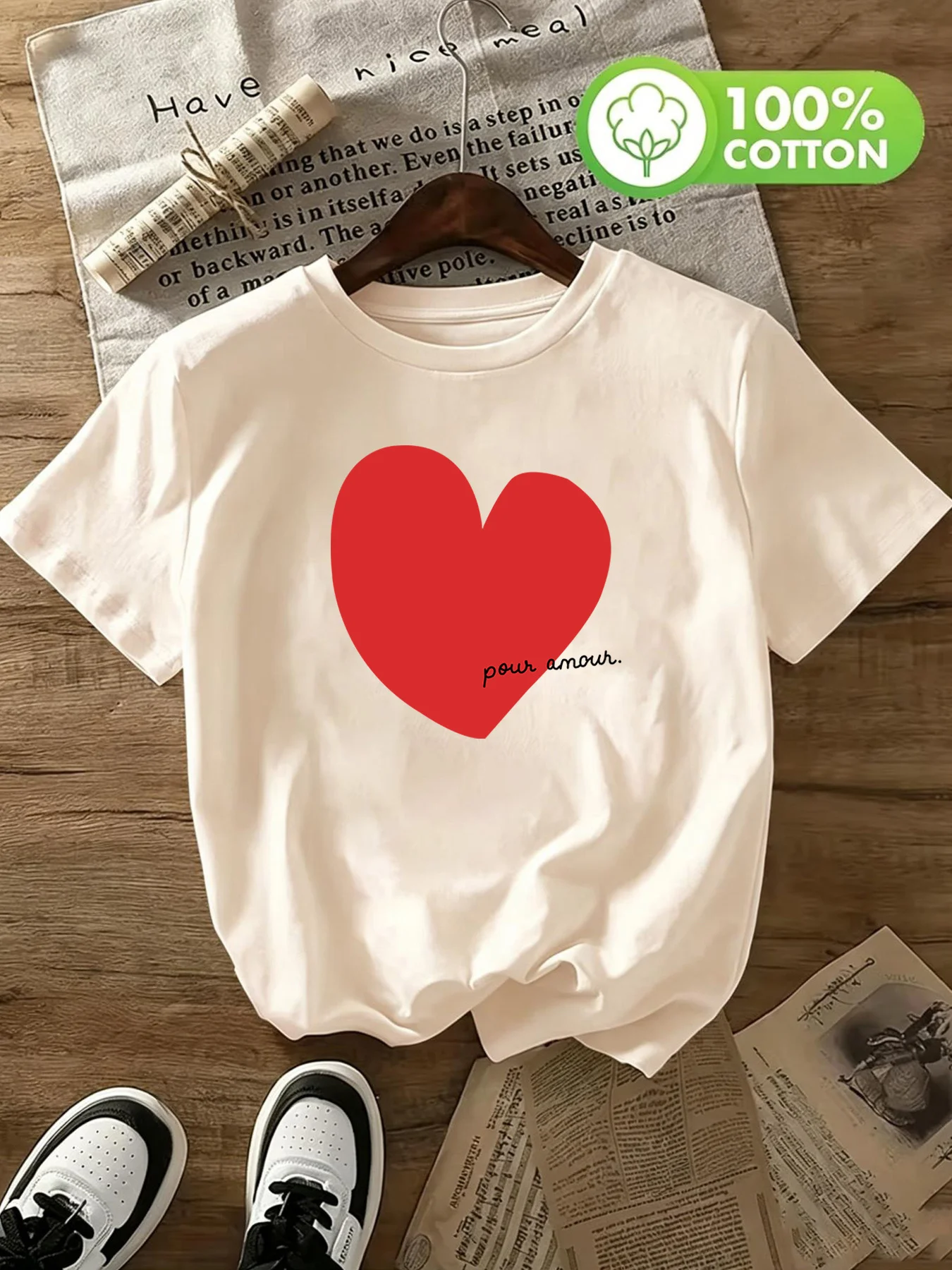 Fashionable Women's T-shirt with A Red Heart Pattern and The French Word 