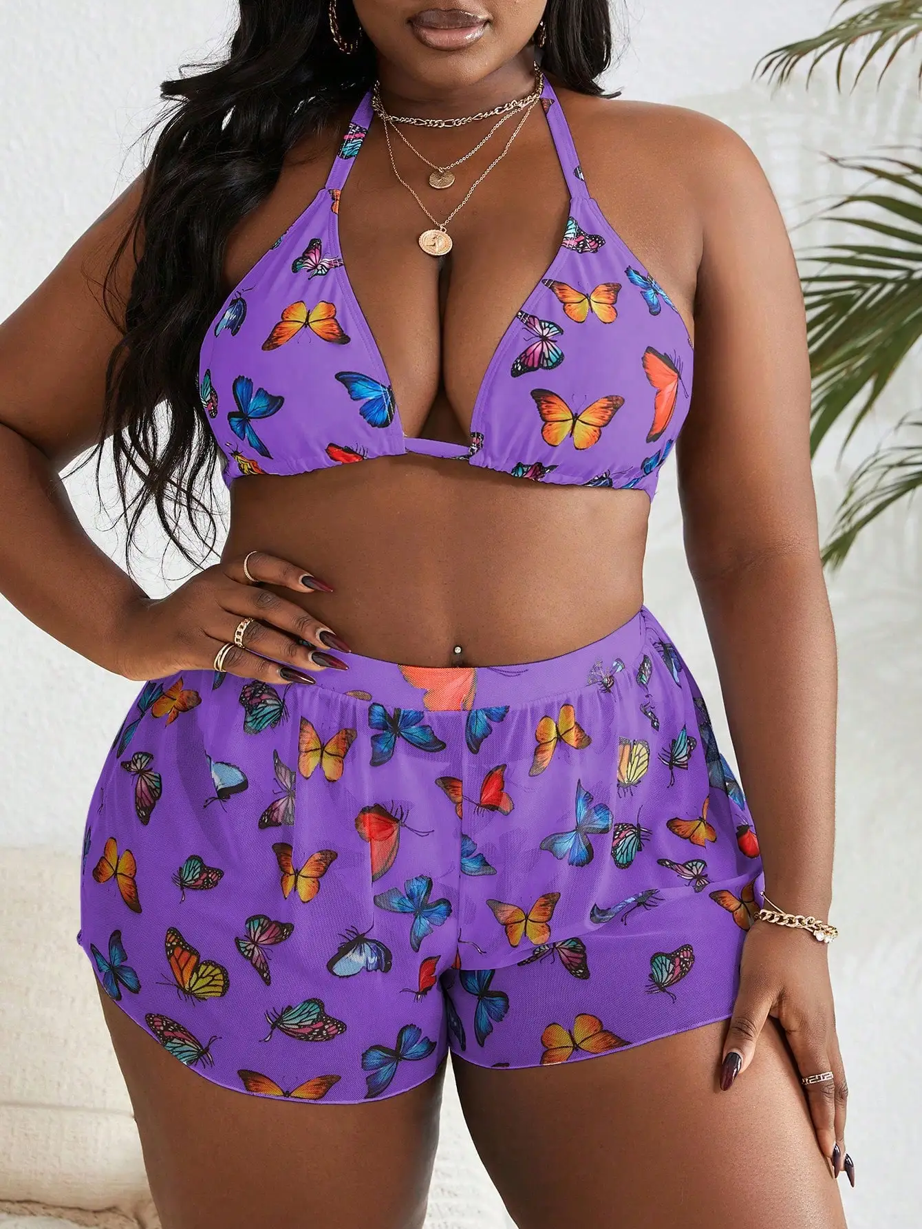 

Комплект бикини с фиолетовым принтом бабочек и шортами на завязках