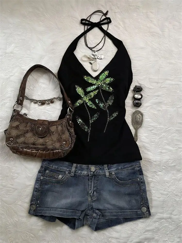 2026 Summer New Black Halter Vest Ladies Pure Desire Style Slim Figure Flattering Unique Fashion Spicy Girl Basic Top