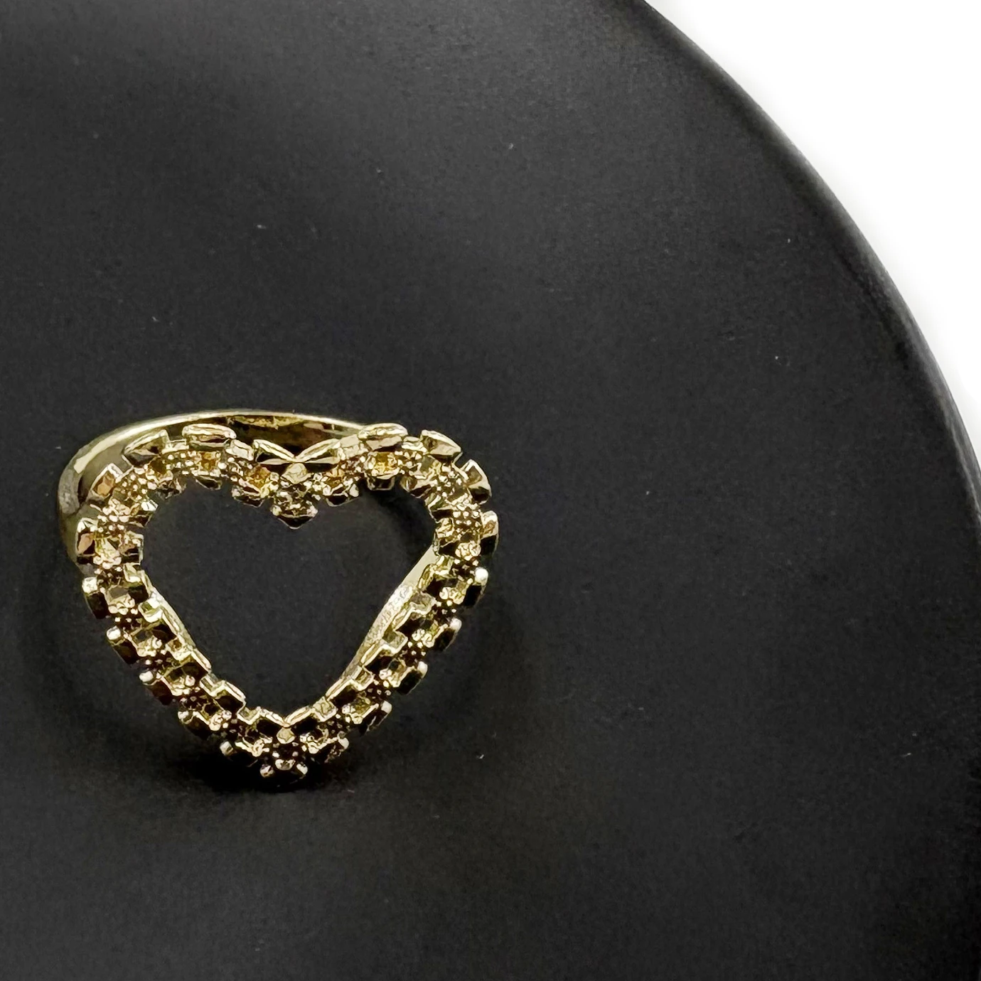 Anello da donna con design a c - Streetwear Brand Accessories recensione e prezzo