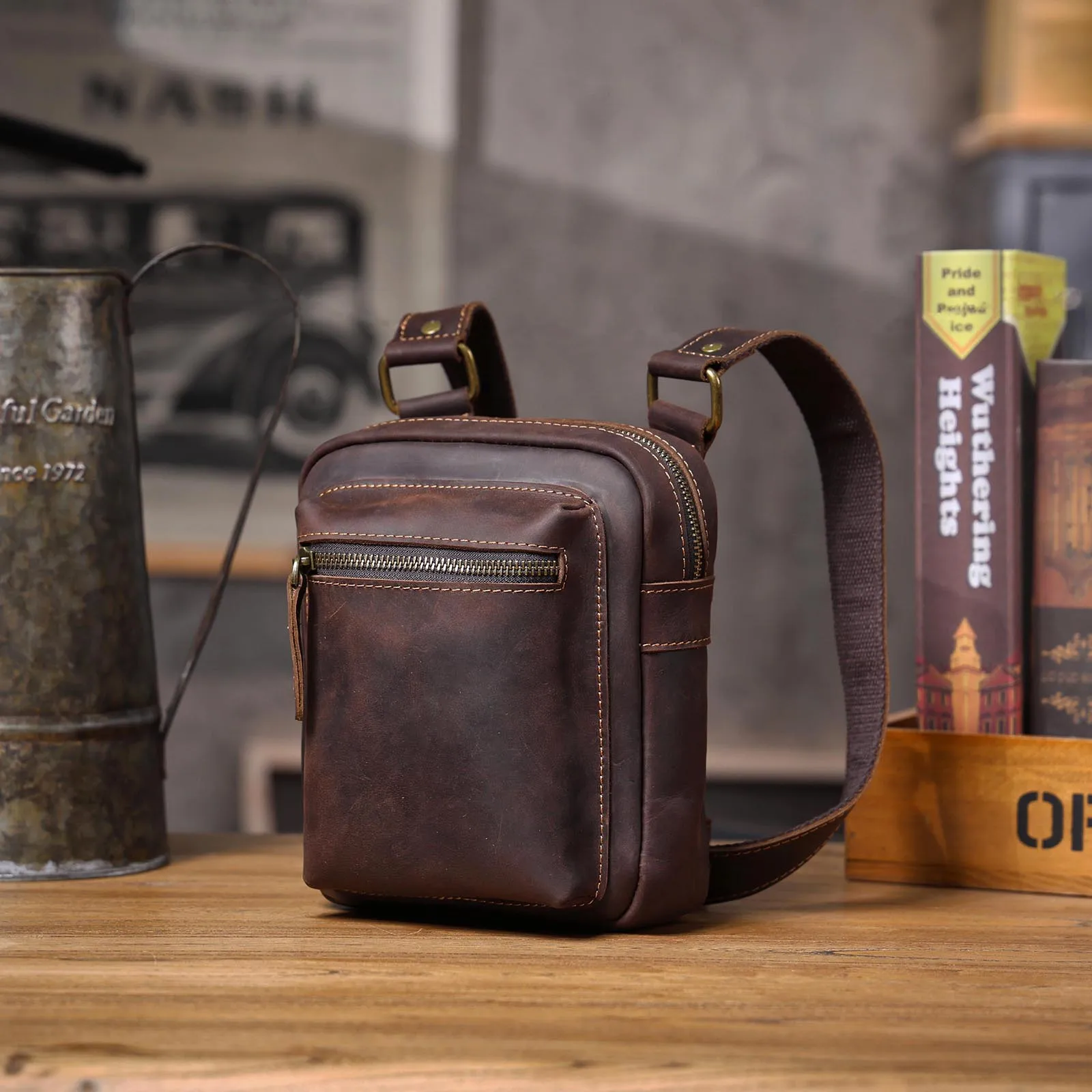 Echte Leder Herren-Freizeit-Umhängetasche, Mini-Handytasche, Crossbody-Tasche, Modische Rindsleder-Brusttasche aus Crazy Horse Leder – Detail 16