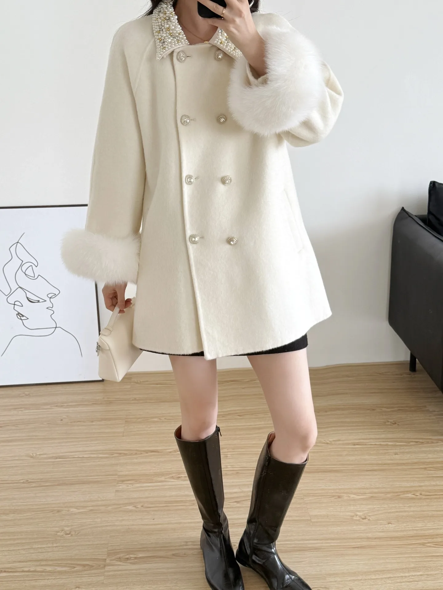 سترة نسائية من الصوف ذات ياقة خرز من الصناعة الثقيلة من Rose Theatre 2025 قابلة للإزالة وأكمام من فرو الثعلب مزدوجة الجوانب