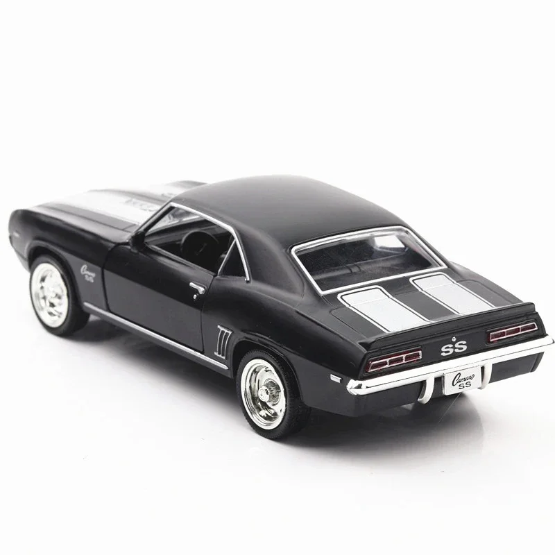 1/36 Chevrolet Camaro Ss Klassieke Auto Legering Sportwagen Model Diëcast Metalen Speelgoedvoertuigen Auto Model Simulatie Jongens Speelgoed Kids Cadeau