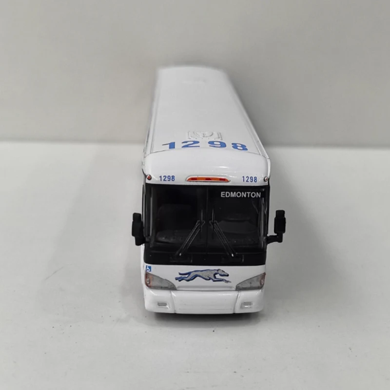 IR HO IXO 1/87 Scale MCI Motorcoach D4505 Bus Alloy Simulation Car Model Static Collection Decorated Holiday Toy Souvenir Gift